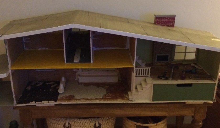 Mini house has hit a rough patch. Photo by Holly Tierney-Bedord. All rights reserved.