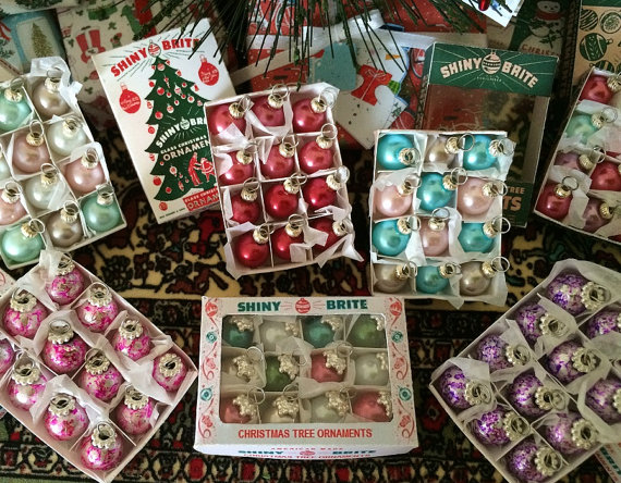 Mini ornaments by Etsy artist Baking in Miniature. Click on photo to be directed to Baking in Miniature's Etsy site.