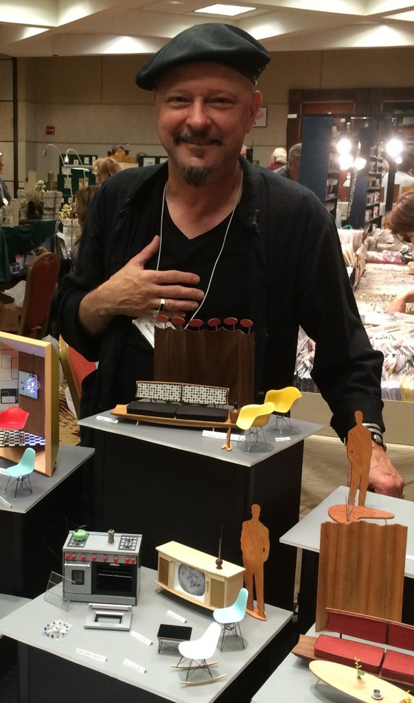 Atomic Miniature. Photos by Holly Tierney-Bedord. All rights reserved.